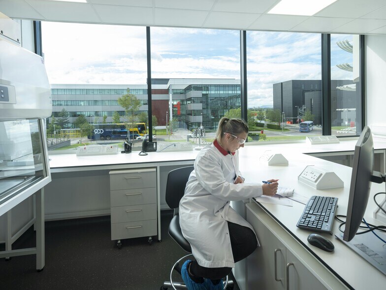 Parklands Ave, Holytown for lease - Building Photo - Image 3 of 12