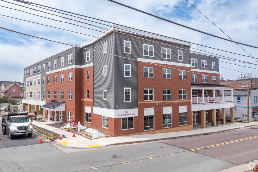 222 E Drinker St, Dunmore, PA for lease - Primary Photo - Image 1 of 6