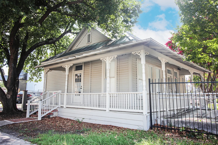 221 & 225 W Poplar St & 210 Lewis St portfolio of 5 properties for sale on LoopNet.com - Building Photo - Image 3 of 8