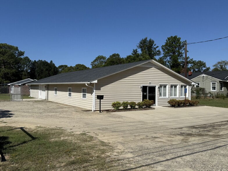 3738 Boone Trl, Fayetteville, NC for sale - Building Photo - Image 1 of 15