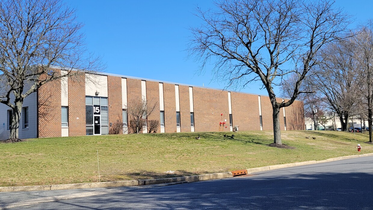 15 Cotters Ln, East Brunswick, NJ for lease Building Photo- Image 1 of 9