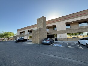 21620 N 26th Ave, Phoenix, AZ for lease Building Photo- Image 2 of 15