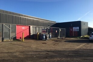 1-19 Bessemer Cres, Aylesbury BKM - Warehouse