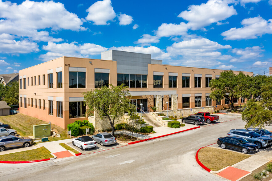 300 E Sonterra Blvd, San Antonio, TX for lease - Primary Photo - Image 1 of 14