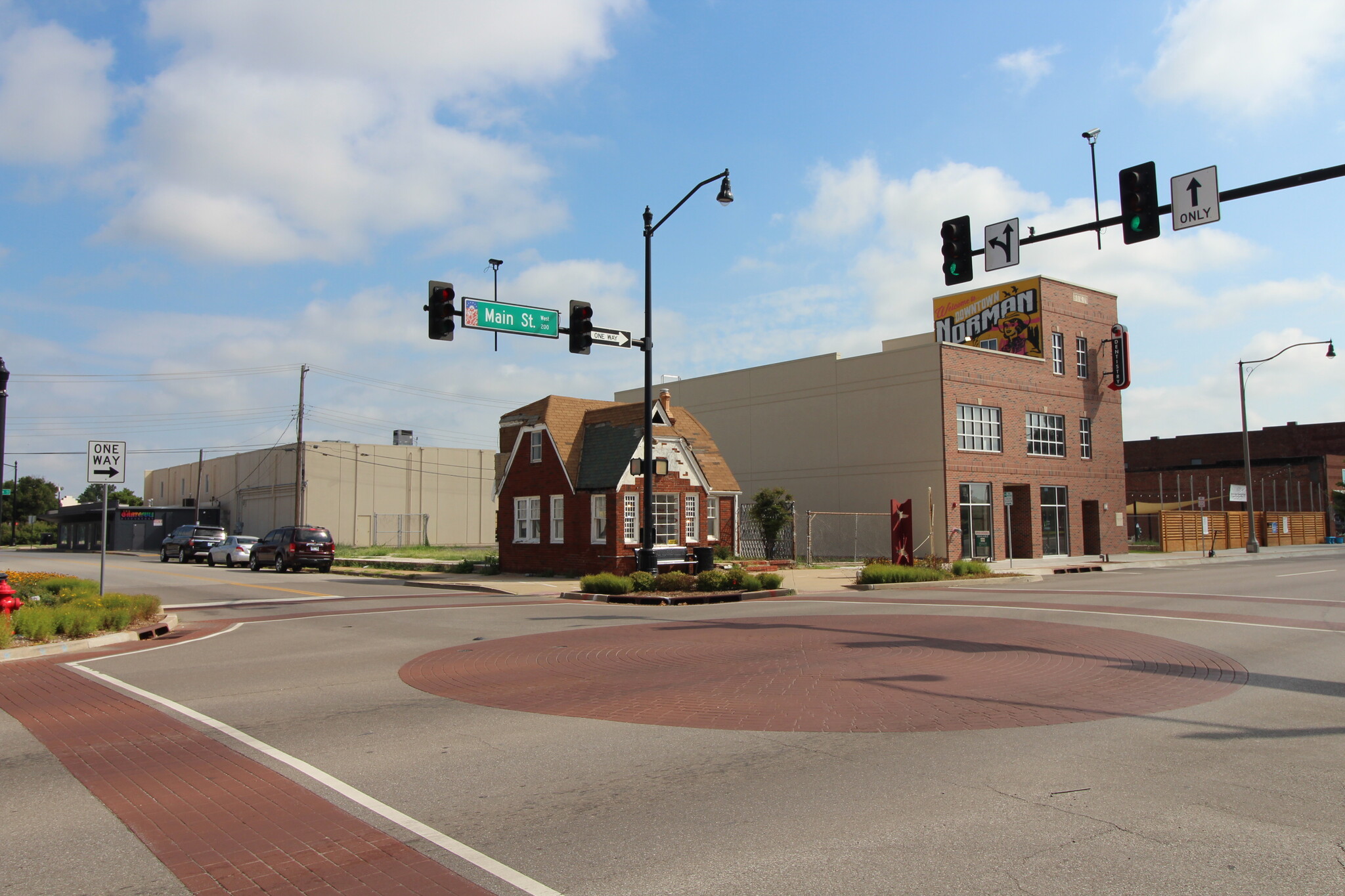 231 W Main St, Norman, OK for sale Primary Photo- Image 1 of 1