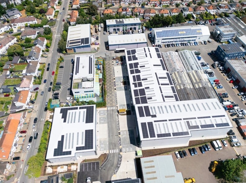 Red Lion Rd, Surbiton for lease - Building Photo - Image 1 of 2