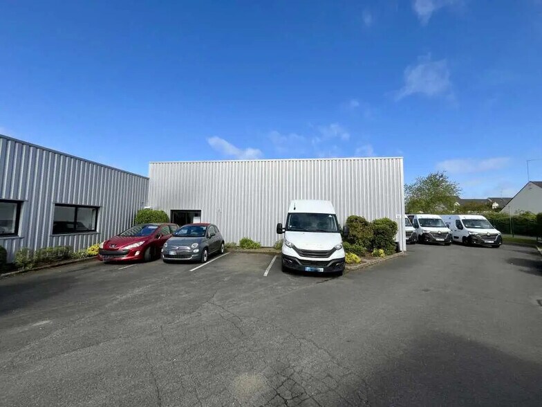 Flex in Saint-Jean-de-la-Ruelle for lease - Building Photo - Image 2 of 12