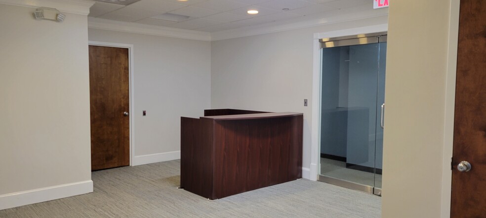 814 W Diamond Ave, Gaithersburg, MD for lease - Building Photo - Image 3 of 24