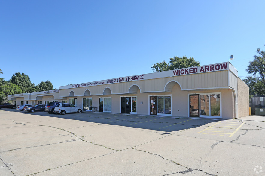 11109-11129 N Oak Tfwy, Kansas City, MO for lease - Primary Photo - Image 1 of 3