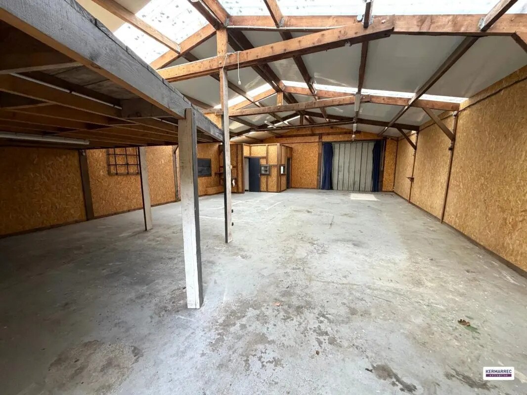 Flex in Arradon for lease Building Photo- Image 1 of 4