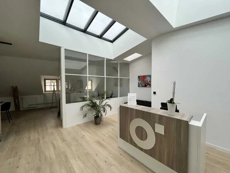 Office in Rennes for lease - Building Photo - Image 1 of 7