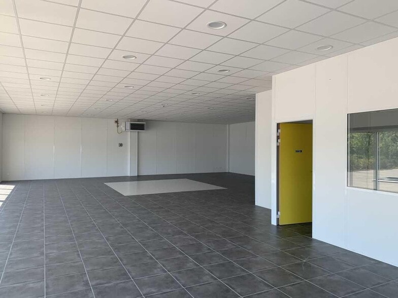 1653 Route De Strasbourg, Viriat for lease - Interior Photo - Image 3 of 5