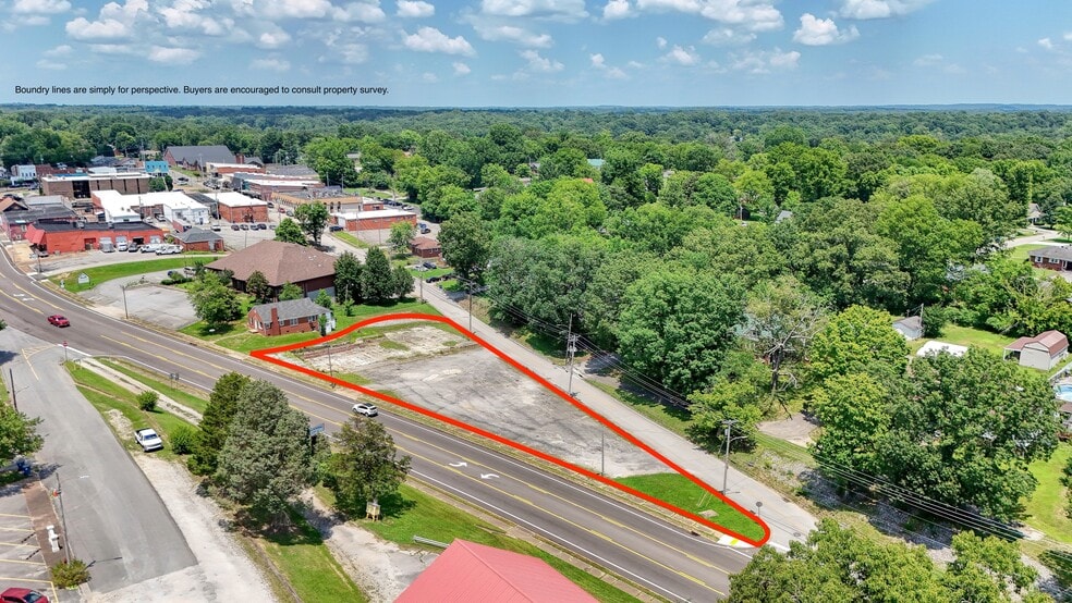 129 S Forrest Ave, Camden, TN for sale - Building Photo - Image 2 of 11