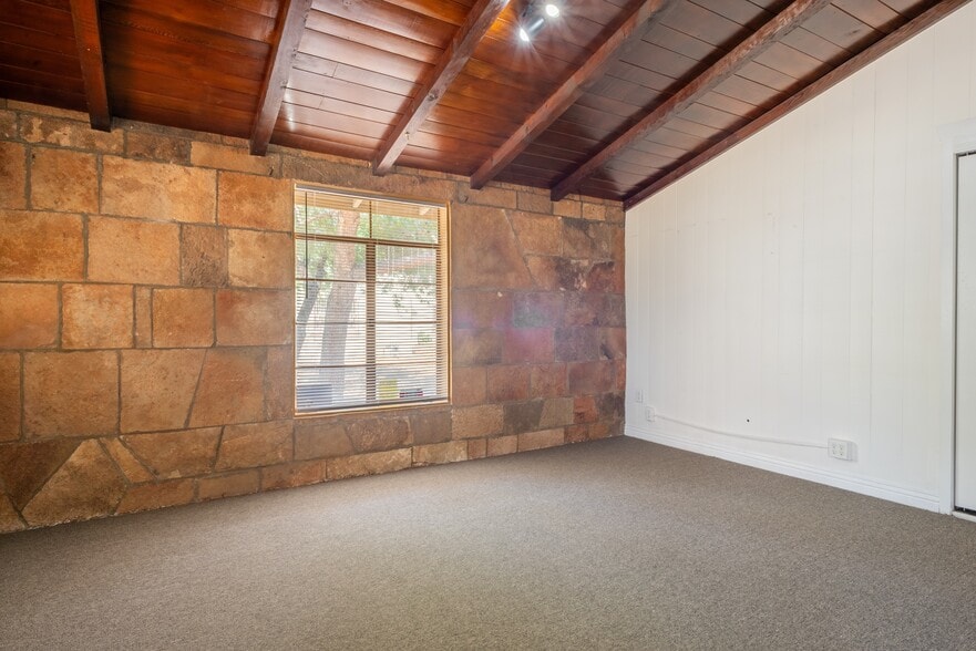 509 S 6th St, Las Vegas, NV for lease - Interior Photo - Image 2 of 6