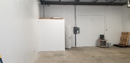 700 Ritchie Rd, Capitol Heights, MD for lease Interior Photo- Image 2 of 13