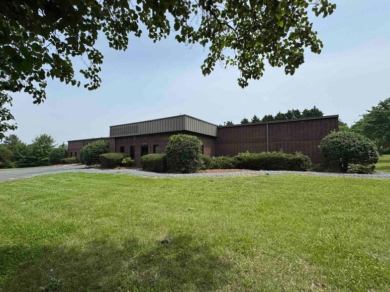 105 Corporate Blvd, Indian Trail, NC for sale - Building Photo - Image 1 of 16