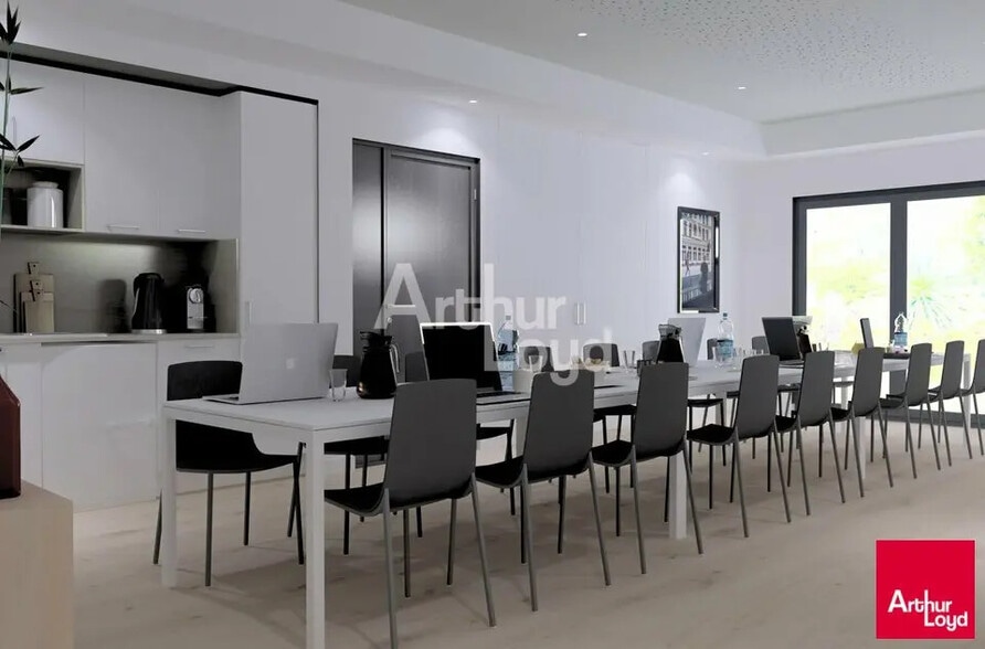 Office in Angers for lease - Interior Photo - Image 2 of 2