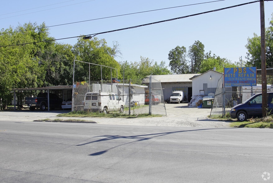 2418 Basse Rd, San Antonio, TX for lease - Primary Photo - Image 2 of 3