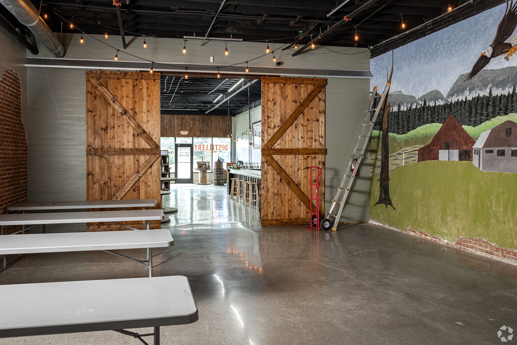 610612 Tennessee Ave, Etowah, TN 37331 Starr Mountain Distillery