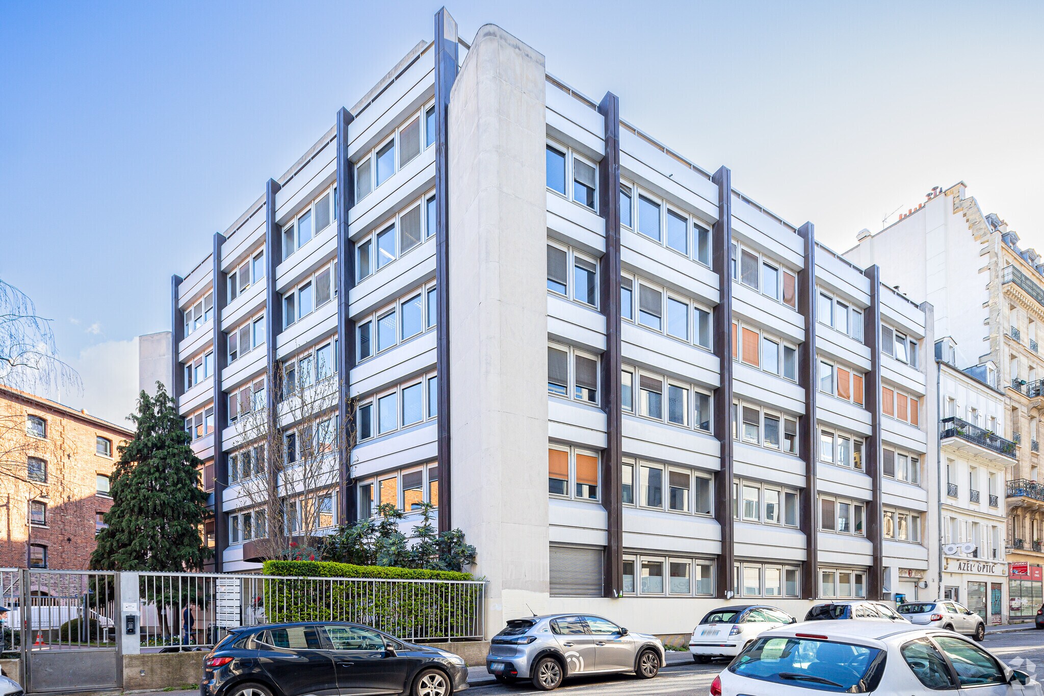 32 Rue De Cambrai, Paris for lease Primary Photo- Image 1 of 4