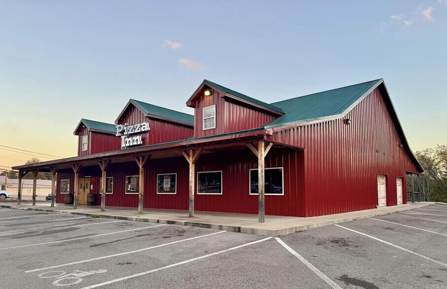 220 E Main St, Mountain View, AR for sale - Primary Photo - Image 1 of 1