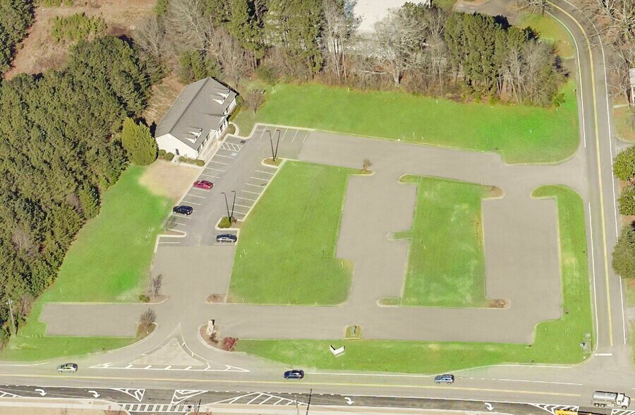 2140 Skyview Dr, Lithia Springs, GA 30122