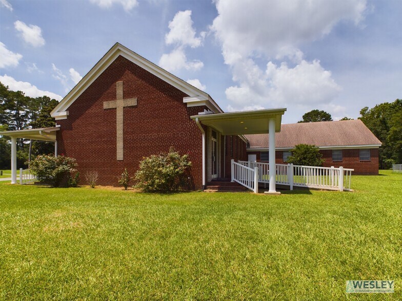 2380 Bell Arthur, Bellarthur, NC for sale - Primary Photo - Image 1 of 1