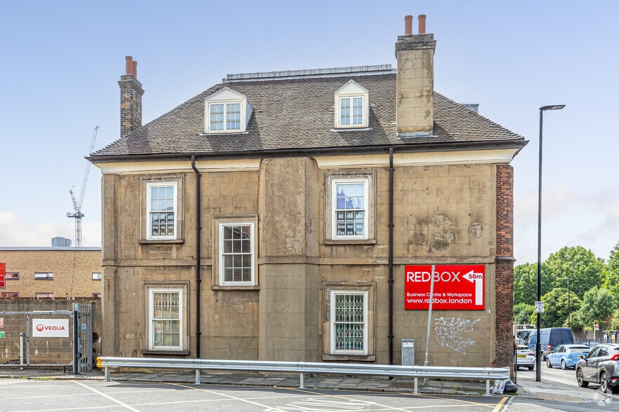 Gillender St, London for sale - Primary Photo - Image 1 of 3