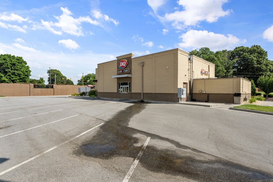 1458 Jag Branch Blvd, Kernersville, NC for sale - Building Photo - Image 2 of 3