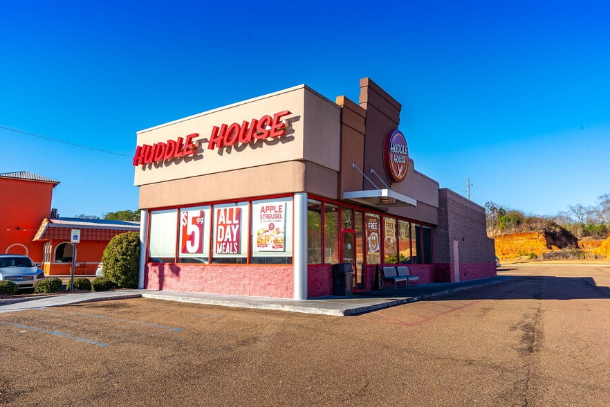 1664 Highway 49, Magee, MS 39111