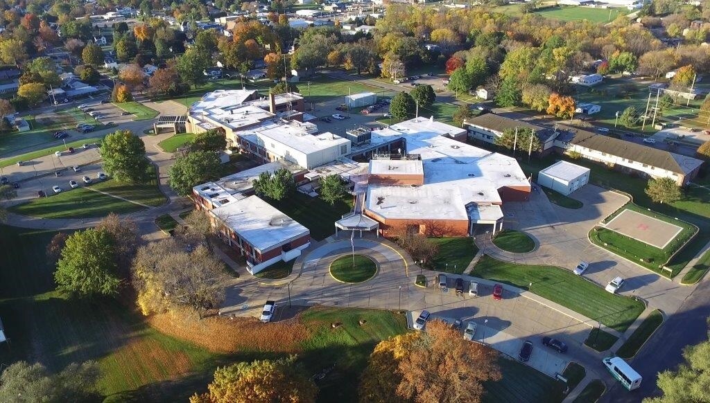 700 W Grove St, Maquoketa, IA for sale Primary Photo- Image 1 of 1