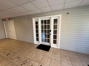 300 W Jennings St, Newburgh, IN for lease Interior Photo- Image 2 of 7