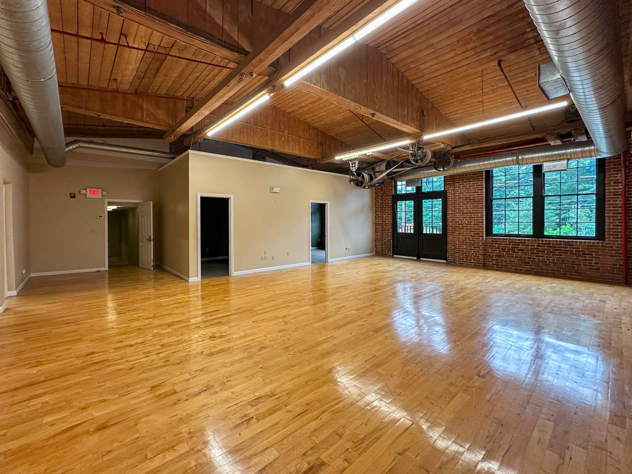 31 Hayward St, Franklin, MA for lease Interior Photo- Image 1 of 4