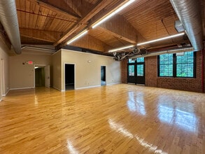31 Hayward St, Franklin, MA for lease Interior Photo- Image 1 of 4