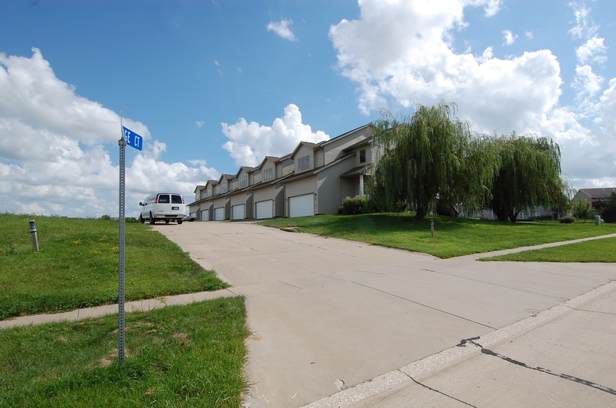 1601 Ponds Edge Court, North Liberty, IA for sale - Building Photo - Image 1 of 1