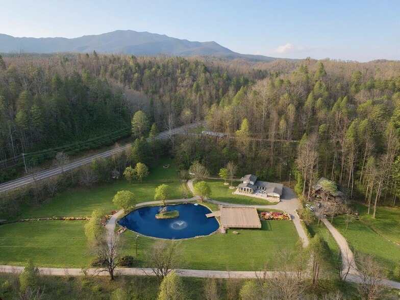 119 Tunis Rd, Sevierville, TN for sale - Building Photo - Image 2 of 76