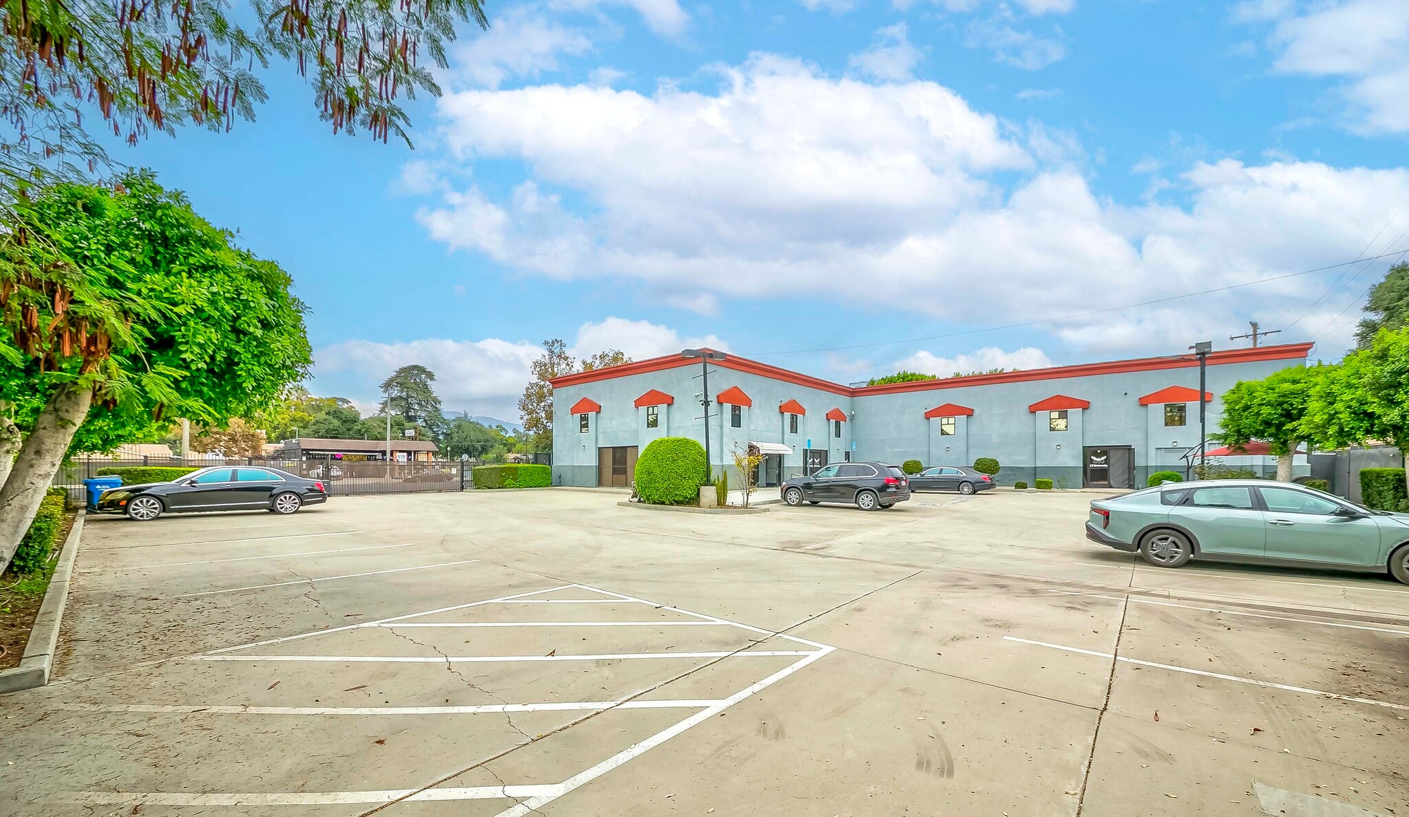 702 W Holt Ave, Pomona, CA for lease Interior Photo- Image 1 of 18