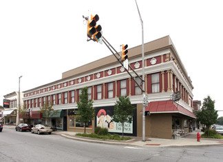 More details for 101-111 E Market St, Nappanee, IN - Retail for Lease