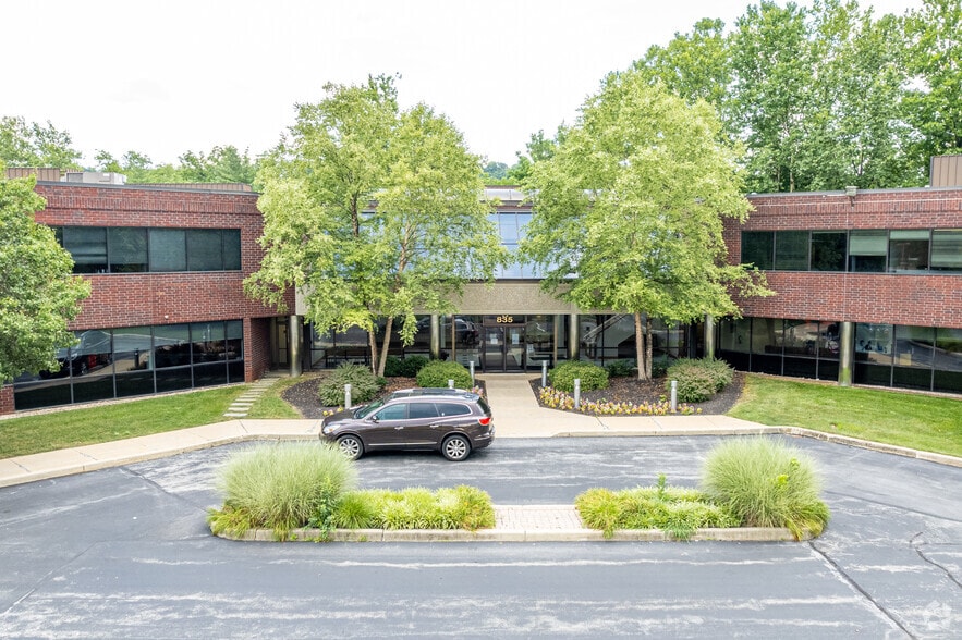 835 Springdale Dr, Exton, PA for lease - Building Photo - Image 3 of 8