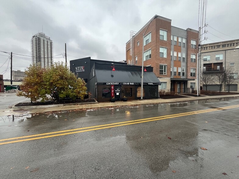 621 N Fort Wayne Ave, Indianapolis, IN for sale - Building Photo - Image 2 of 9