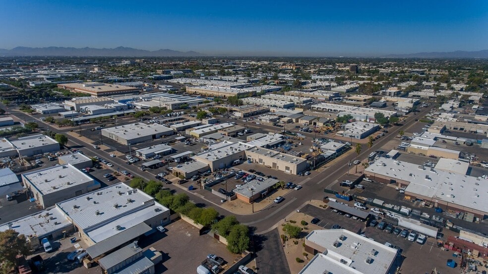 11200 N 21st Ave, 2101 & 2115 W Shangri La Rd, Phoenix, AZ for lease - Building Photo - Image 3 of 25