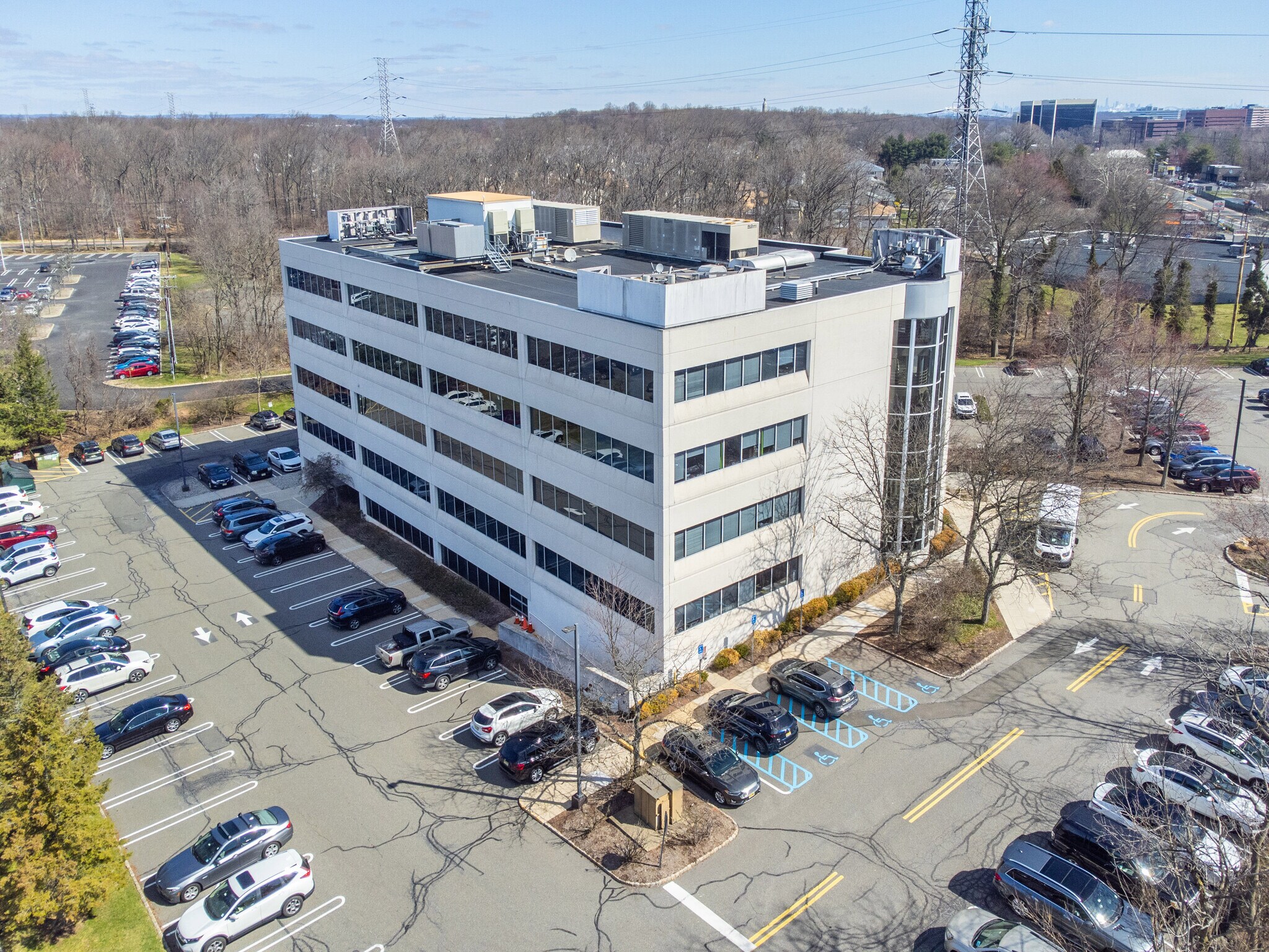 2 Lincoln Hwy, Edison, NJ 08820 Levinson Plaza