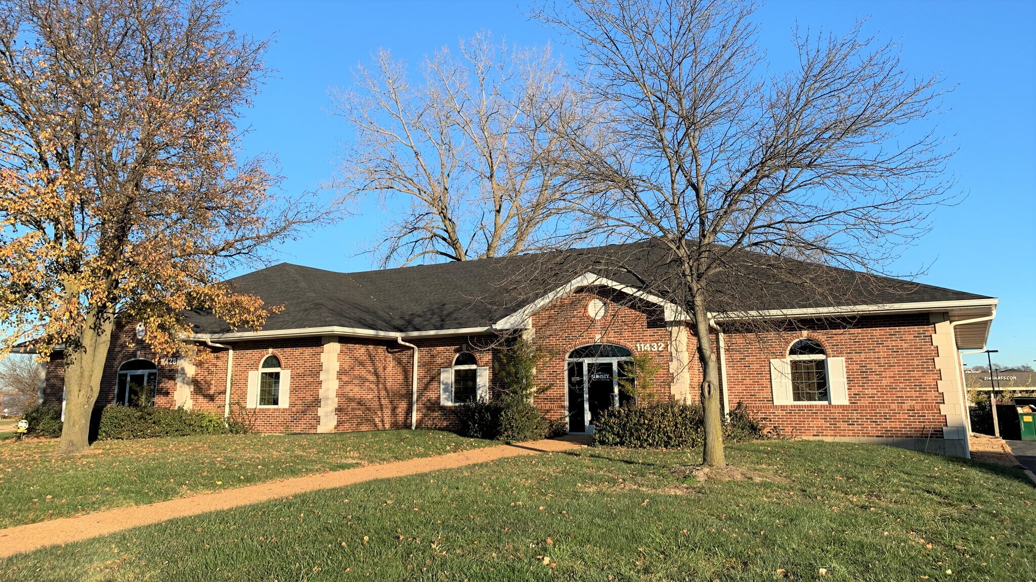 1142811432 Tesson Ferry Rd, Saint Louis, MO 63123