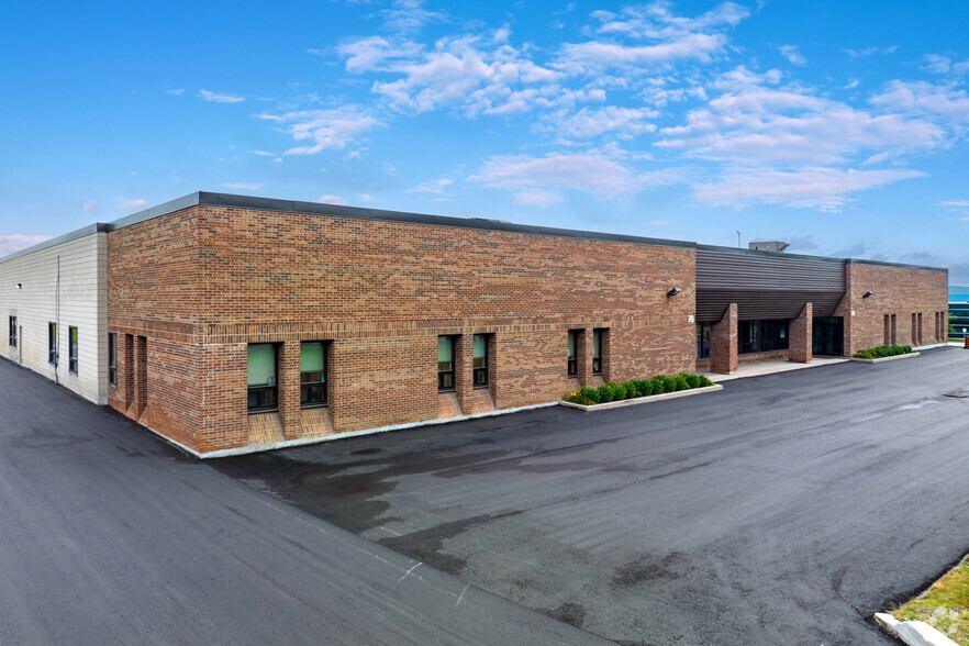 76-78 Steelcase Rd W, Markham, ON for lease - Primary Photo - Image 1 of 5