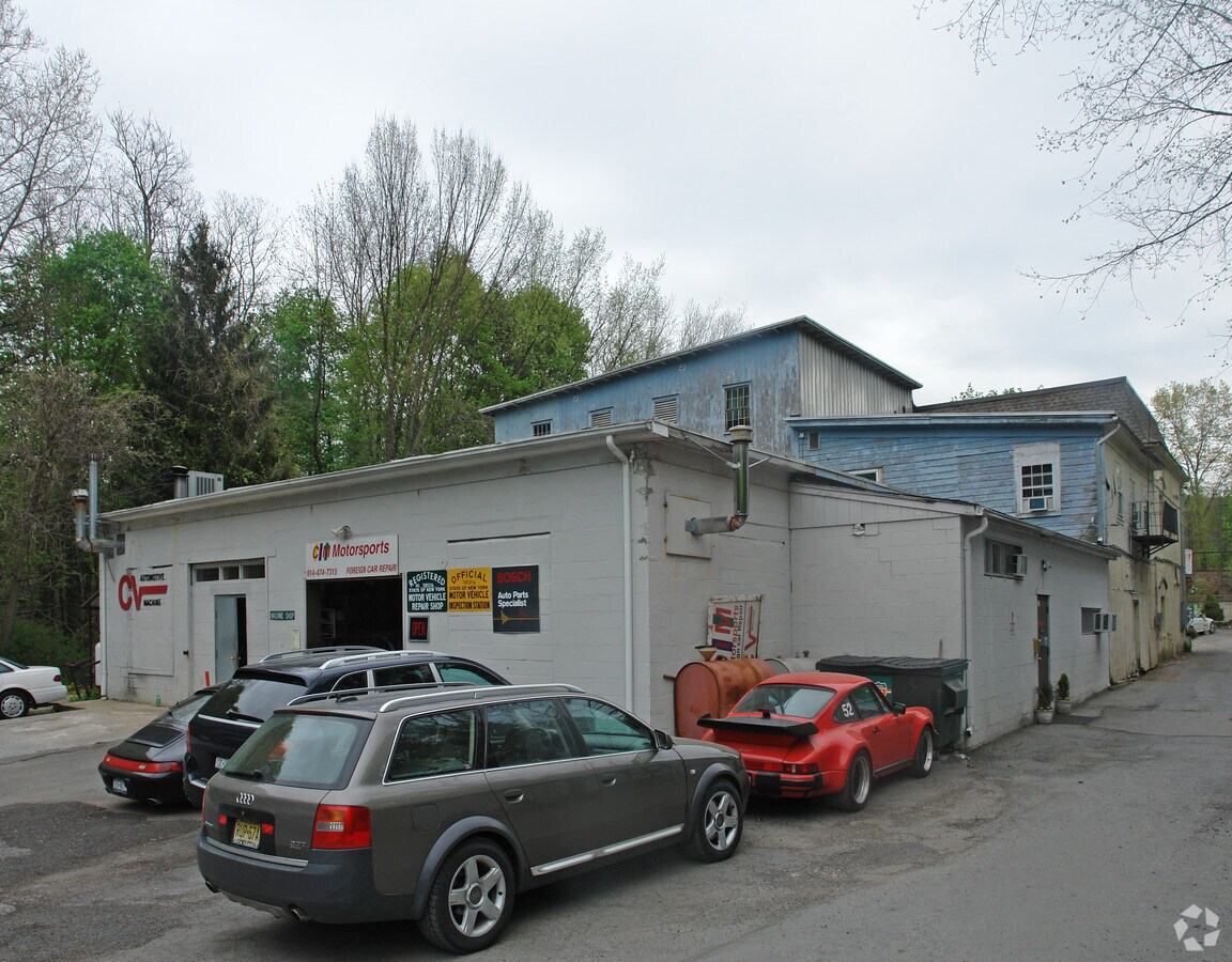 41 Smith Clove Rd, Central Valley, NY 10917