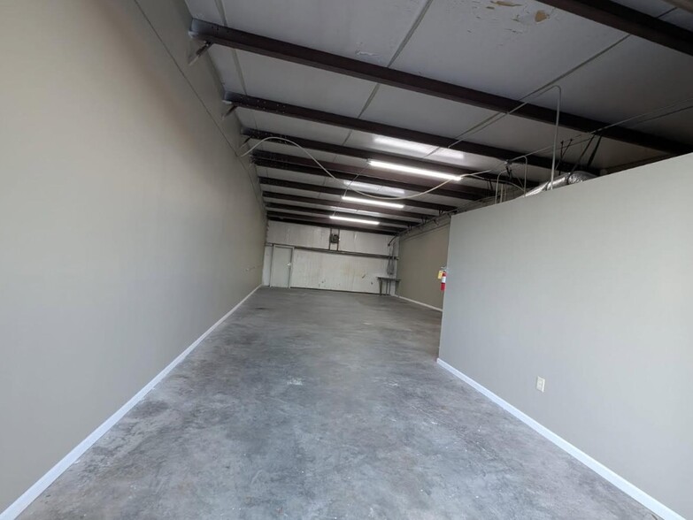 6317-6325 Dogwood Dr, Milton, FL for lease - Building Photo - Image 2 of 7