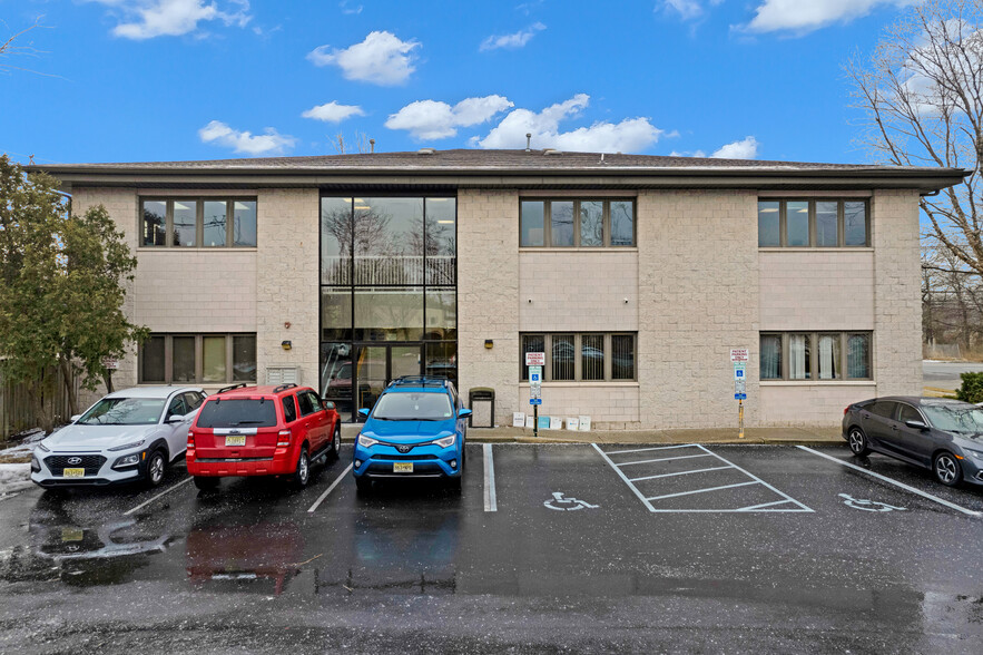 1740 Oak Tree Rd, Edison, NJ for sale - Building Photo - Image 1 of 31