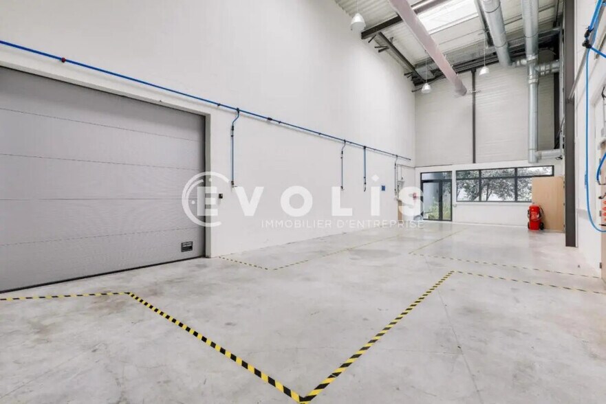 Flex in Bailly-Romainvilliers for lease - Building Photo - Image 3 of 10