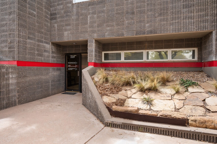 2529 74th St, Lubbock, TX for sale - Building Photo - Image 2 of 30