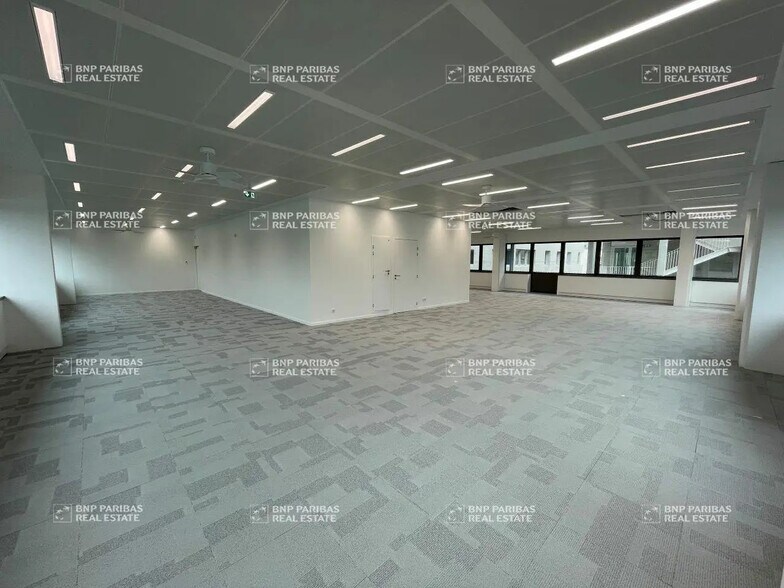 Office in Lyon for sale - Interior Photo - Image 3 of 13